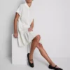 Rochie mini cu mâneci scurte și volane Rochie mini cu mâneci scurte și volane