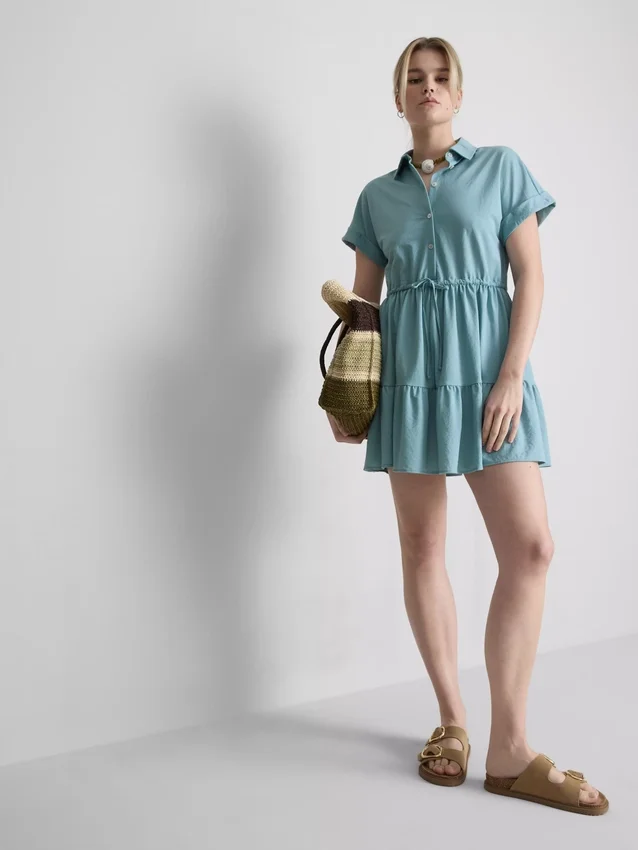 Rochie mini cu mâneci scurte și volane Rochie mini cu mâneci scurte și volane