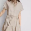 Rochie mini cu mâneci scurte și volane Rochie mini cu mâneci scurte și volane
