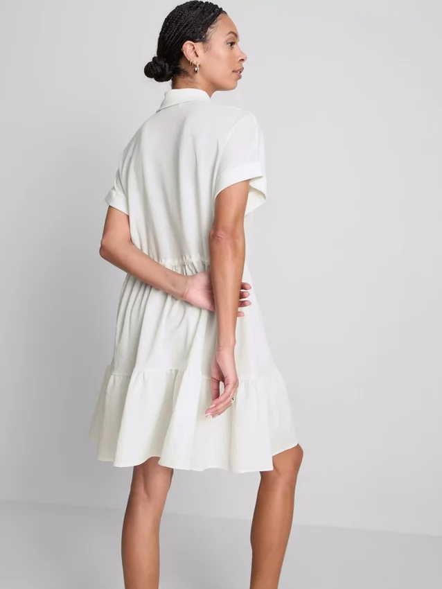 Rochie mini cu mâneci scurte și volane Rochie mini cu mâneci scurte și volane