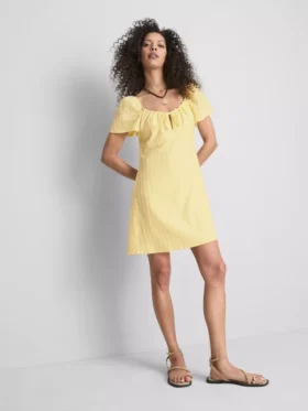 Rochie mini cu mâneci scurte șifonate