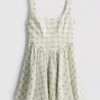 Rochie mini cu nasturi tip corset Rochie mini cu nasturi tip corset