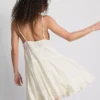 Rochie mini cu volane și bordură din dantelă Paula Echevarría Rochie mini cu volane și bordură din dantelă Paula Echevarría