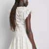 Rochie mini din bumbac cu ochiuri și volane Rochie mini din bumbac cu ochiuri și volane