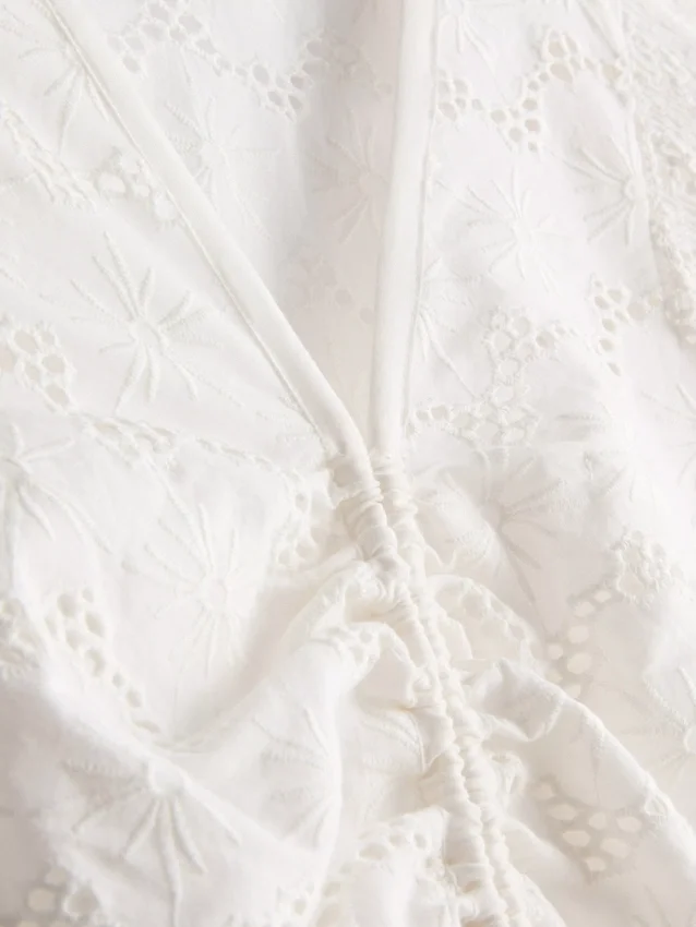 Rochie mini din bumbac cu ochiuri și volane Rochie mini din bumbac cu ochiuri și volane