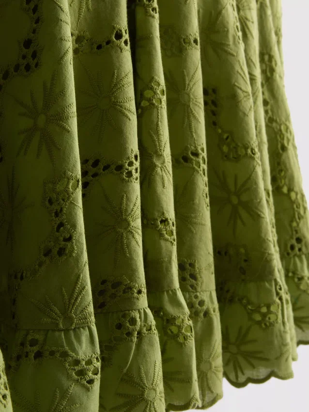 Rochie mini din bumbac cu ochiuri și volane Rochie mini din bumbac cu ochiuri și volane