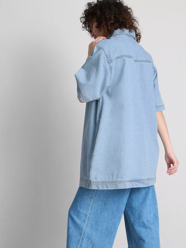 Rochie mini dreaptă din denim de bumbac, cu guler Rochie mini dreaptă din denim de bumbac, cu guler