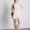 Rochie mini fără mâneci, cu decolteu în V Rochie mini fără mâneci, cu decolteu în V