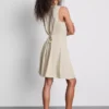 Rochie mini fără mâneci, cu decolteu în V Rochie mini fără mâneci, cu decolteu în V