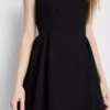 Rochie mini structurată tip corset Rochie mini structurată tip corset