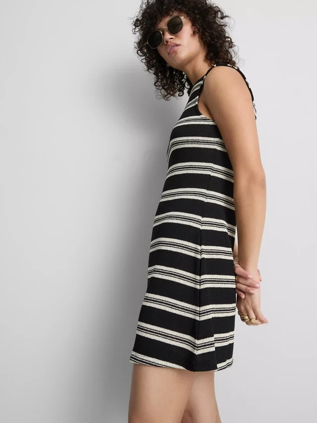 Rochie mini tricotată, cu croi în A Rochie mini tricotată, cu croi în A