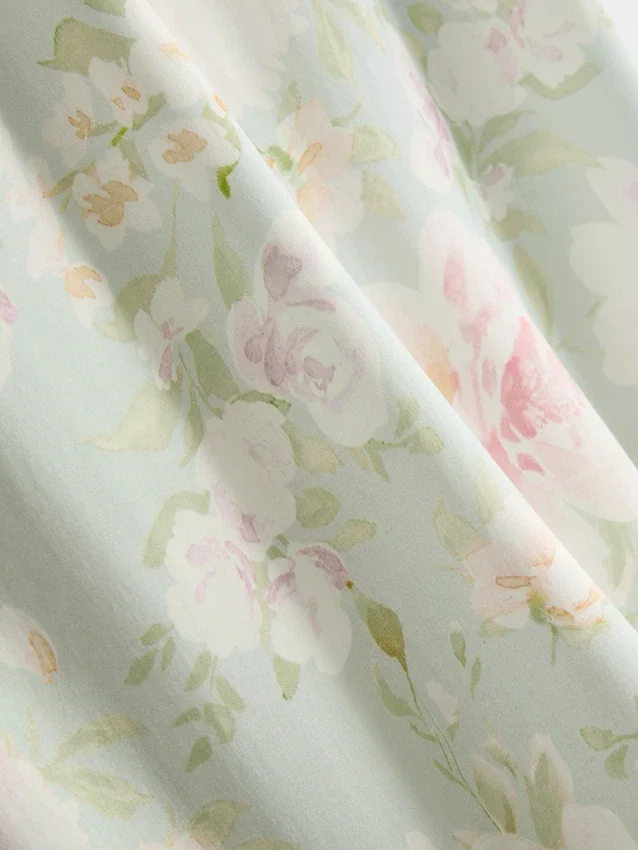 Rochie slip cu bordură din dantelă florală Rochie slip cu bordură din dantelă florală