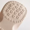 Saboti cu emblemă în formă de fruct