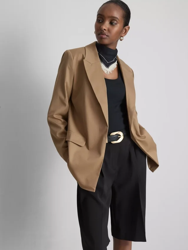 Sacou oversized cu un singur rând de nasturi Sacou oversized cu un singur rând de nasturi
