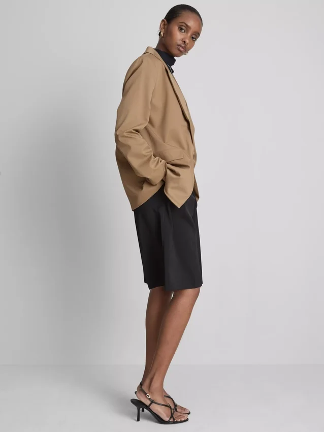 Sacou oversized cu un singur rând de nasturi Sacou oversized cu un singur rând de nasturi
