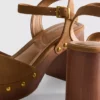 Sandale cu toc și ținte din imitație de piele de căprioară