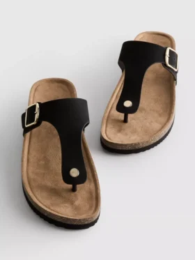 Sandale tip mule cu bară în formă de T și cataramă