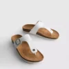 Sandale tip mule cu bară în formă de T și cataramă
