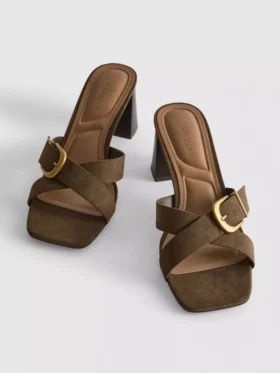Sandale tip mule cu toc gros și cataramă Sandale tip mule cu toc gros și cataramă