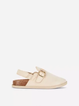 Sandale tip mule cu vârful închis Sandale tip mule cu vârful închis