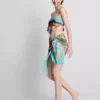 Sarong cu franjuri și imprimeu tropical Sarong cu franjuri și imprimeu tropical