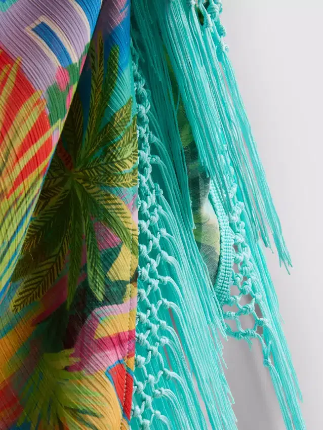 Sarong cu franjuri și imprimeu tropical Sarong cu franjuri și imprimeu tropical