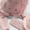 Set cu sutien push-up imprimat și tanga Set cu sutien push-up imprimat și tanga