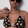 Set de 2 topuri de bikini cu imprimeu triunghiular Set de 2 topuri de bikini cu imprimeu triunghiular