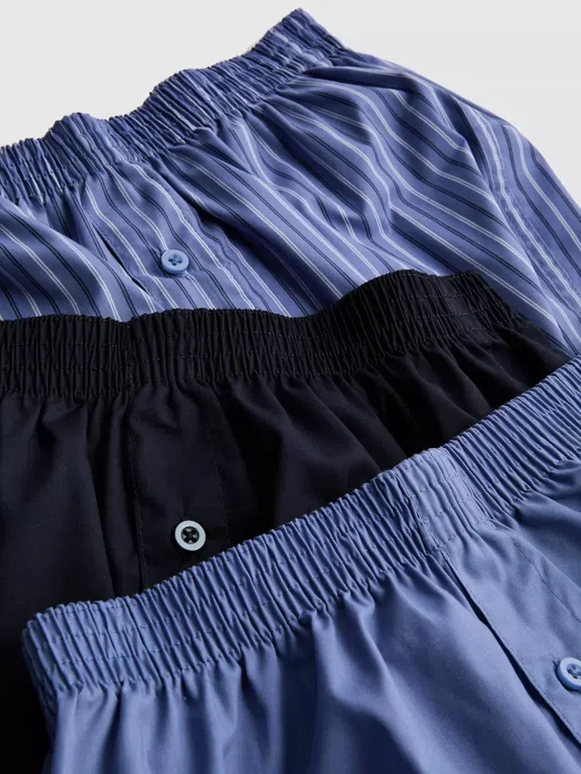 Set de 3 pantaloni scurți cu închidere cu nasturi Set de 3 pantaloni scurți cu închidere cu nasturi