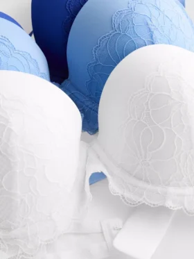 Set de 3 sutiene push-up din dantelă, model A-E