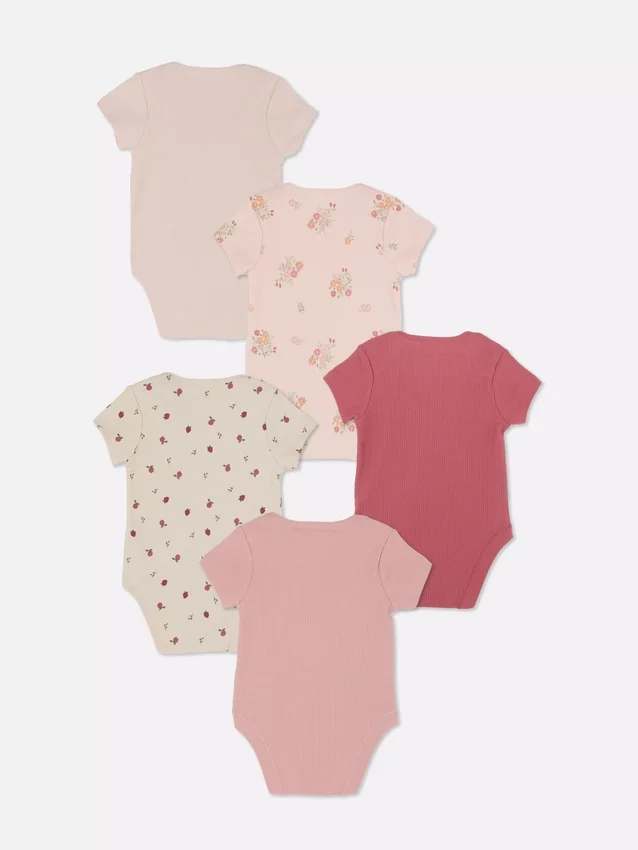 Set de 5 body-uri cu mâneci scurte Set de 5 body-uri cu mâneci scurte