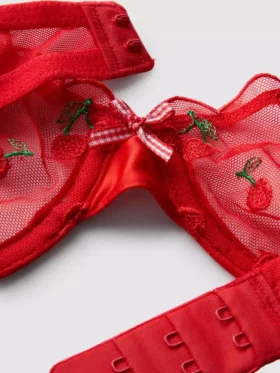 Set de lenjerie intimă din plasă cu broderie cu cireșe