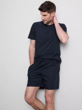 Set de pijamale compus din tricou și pantaloni scurți Set de pijamale compus din tricou și pantaloni scurți