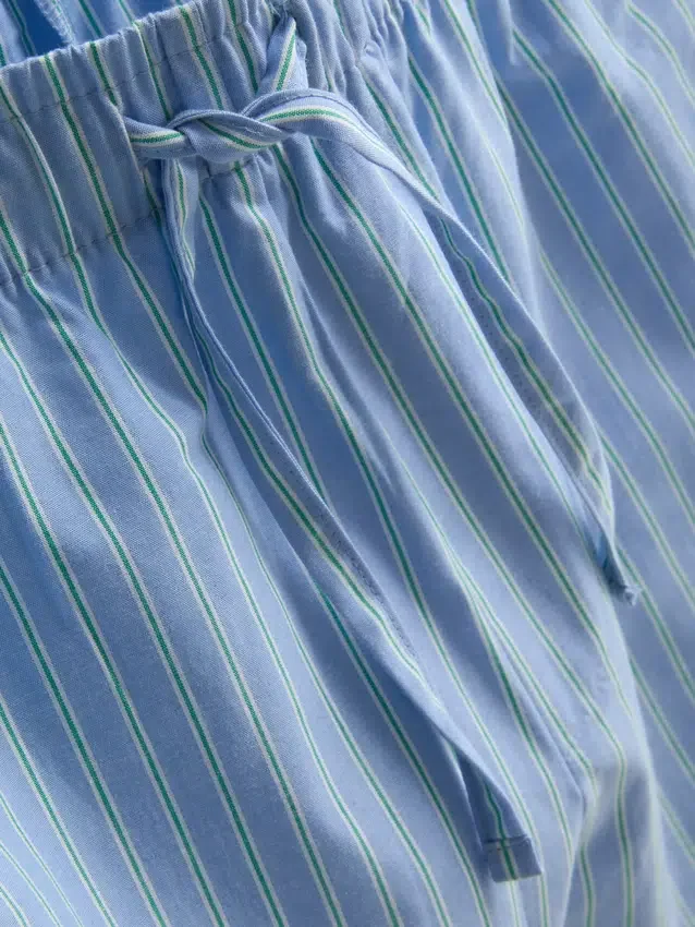 Set de pijamale scurte cu dungi Set de pijamale scurte cu dungi