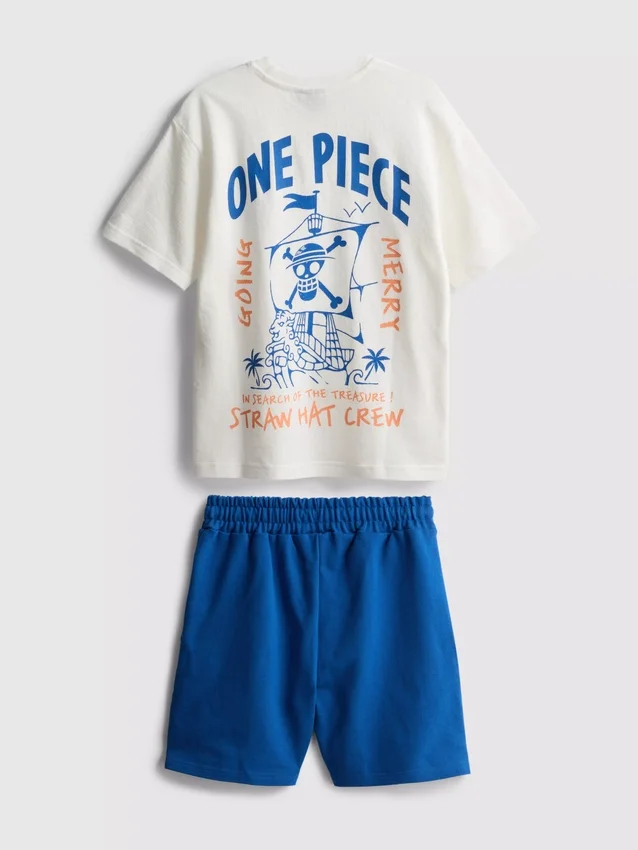 Set format dintr-un tricou și pantaloni scurți Set format dintr-un tricou și pantaloni scurți