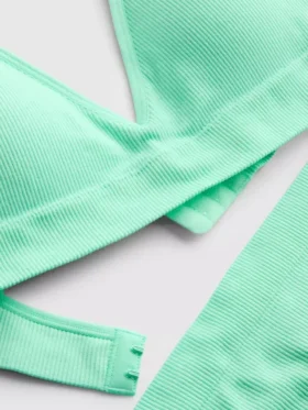 Set sutien triunghiular căptușit fără cusături și tanga