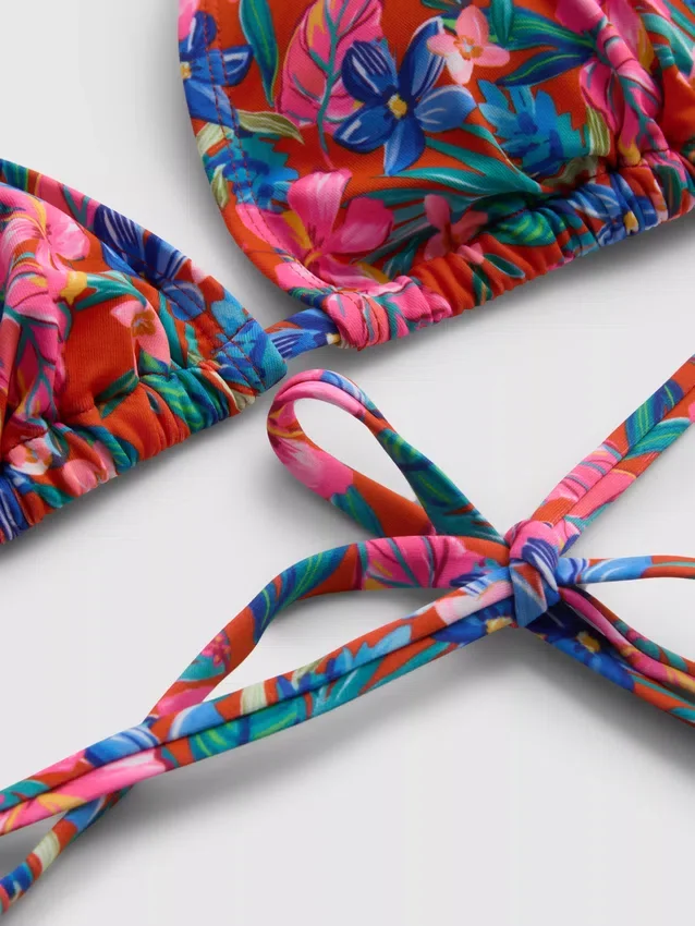 Seturi de bikini triunghiular brazilian Seturi de bikini triunghiular brazilian