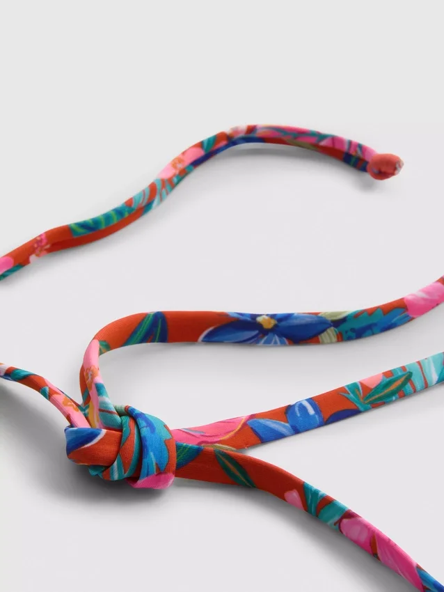 Seturi de bikini triunghiular brazilian Seturi de bikini triunghiular brazilian