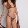 Slip de bikini cu imprimeu leopard strălucitor de la Paula Echevarría Slip de bikini cu imprimeu leopard strălucitor de la Paula Echevarría