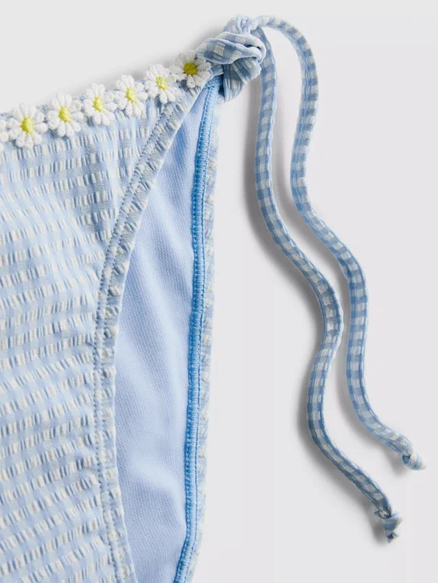 Slip de bikini din țesătură gingham cu bordură cu margarete Slip de bikini din țesătură gingham cu bordură cu margarete