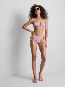 Sutien de bikini triunghiular cu efect de șifonare și contrast
