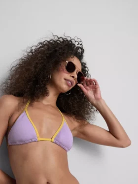 Sutien de bikini triunghiular cu efect de șifonare și contrast