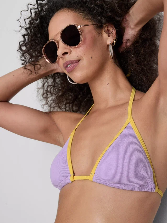 Sutien de bikini triunghiular cu efect de șifonare și contrast Sutien de bikini triunghiular cu efect de șifonare și contrast