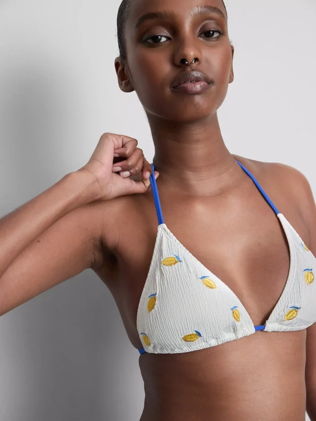 Sutien de bikini triunghiular cu textură și imprimeu cu lămâi Sutien de bikini triunghiular cu textură și imprimeu cu lămâi