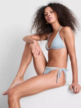 Sutien de bikini triunghiular în carouri, cu bordură cu margarete