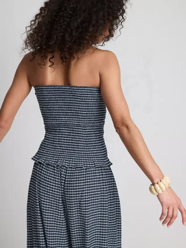 Top bandeau cu volane în carouri de la Paula Echevarría Top bandeau cu volane în carouri de la Paula Echevarría