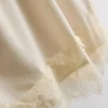 Top cami cu dantelă satinată Paula Echevarría
