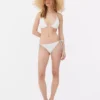 Top de bikini croșetat cu detalii din mărgele Top de bikini croșetat cu detalii din mărgele