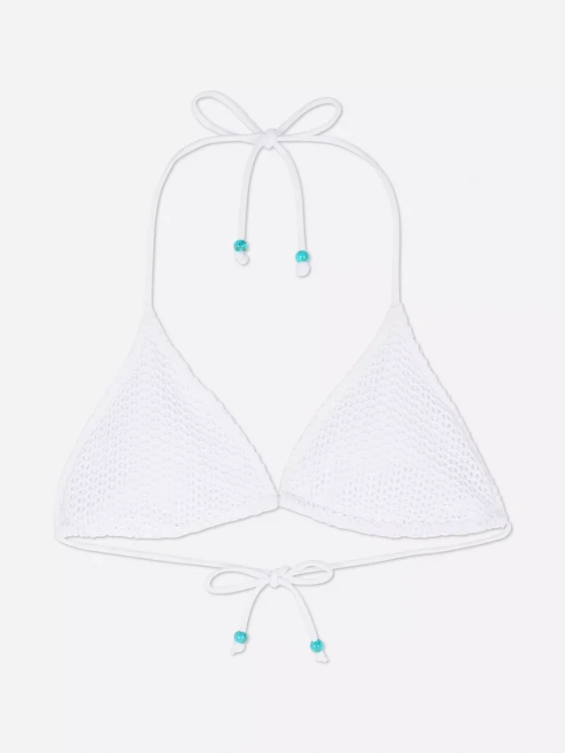 Top de bikini croșetat cu detalii din mărgele Top de bikini croșetat cu detalii din mărgele