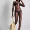 Top de bikini cu decolteu adânc și detalii florale Top de bikini cu decolteu adânc și detalii florale